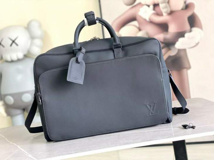 Picture of Louis Vuitton Mens Bags _SKUfw215658259fw
